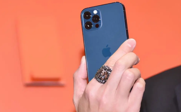 盐山苹果手机维修分享iPhone12系列重启方法教程 
