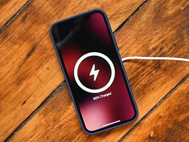 盐山苹果手机维修分享iPhone 12可以随便充电吗 